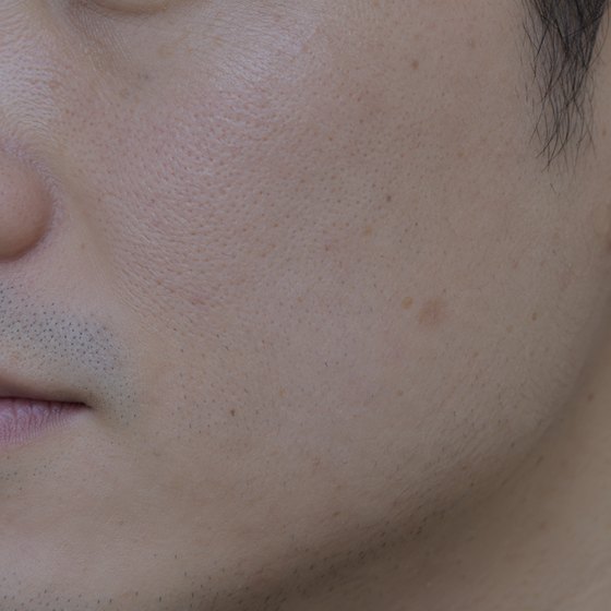 窓ぎわで、ライトを消して撮った頬
